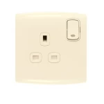 فيش كهرباء بمفتاح ثنائى القطب ولمبة اشارة 13 أمبير  الفنار موديل ألف المقاس  7x7 اللون البيج